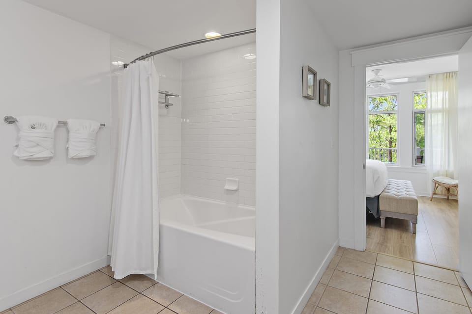 Oversized Bathroom with Tub/Shower Combination