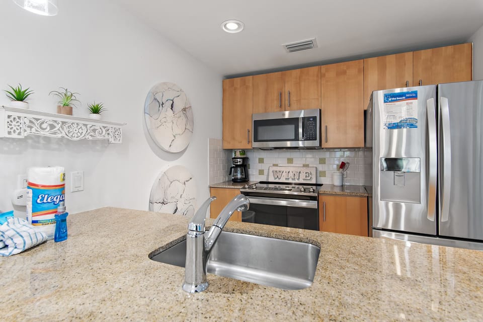 Granite Countertops & Stainless-Steel Appliances