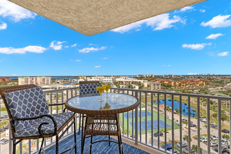 Private balcony with stunning Gulf Sunsets!