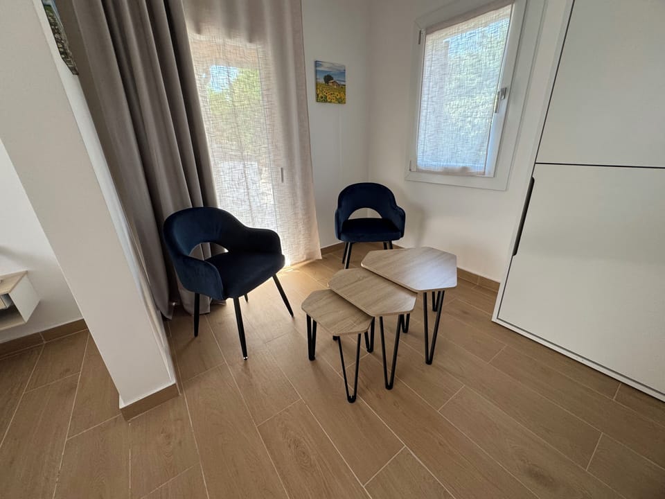 Comfort Quadruple Room, Ensuite | Desk, laptop workspace, free WiFi