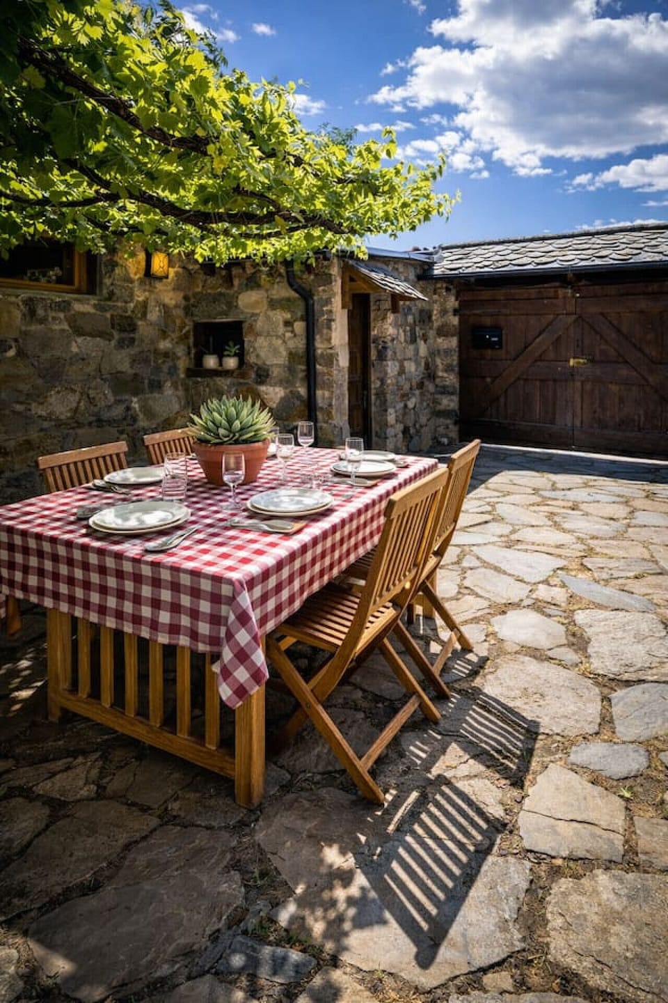 Outdoor dining