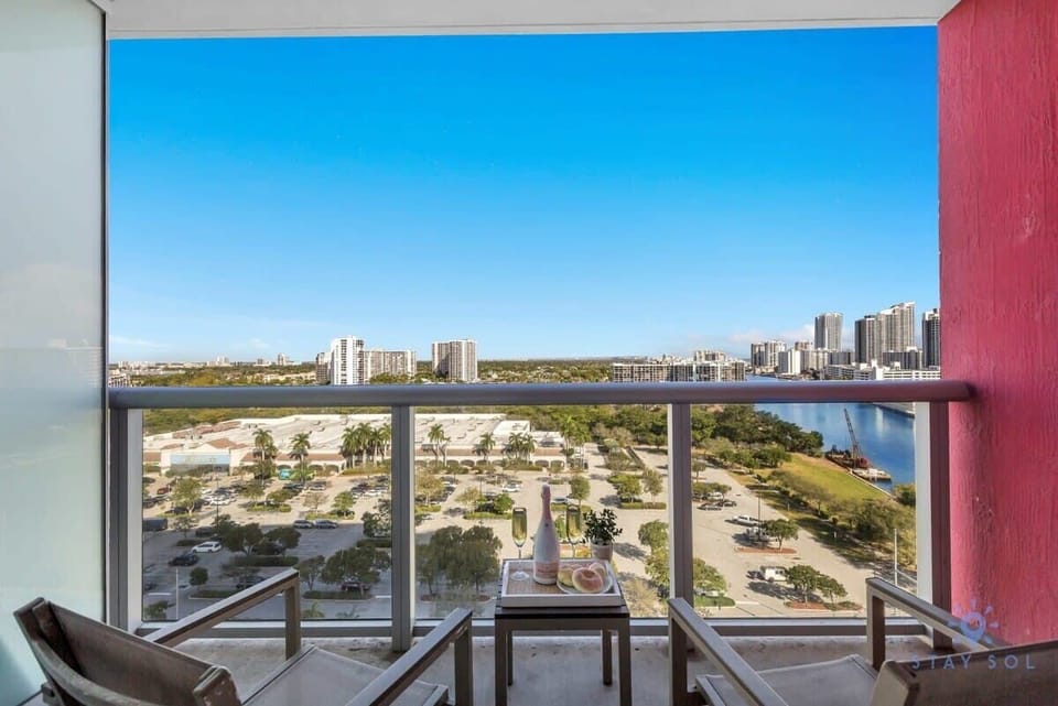 Balcony - views 