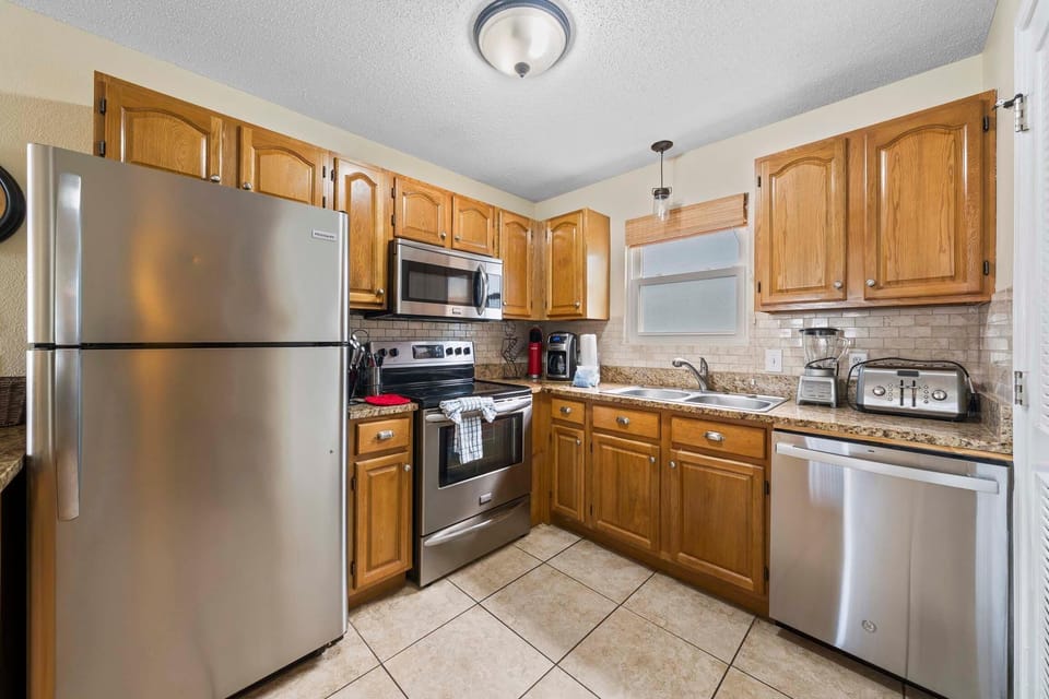 Condo, 2 Queen Beds (Sunrise Village 111) | Private kitchen