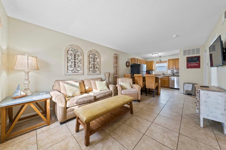 Condo, 2 Queen Beds (Sunrise Village 111) | Living area