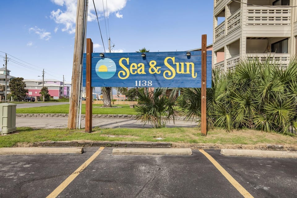 Condo, 2 Queen Beds (Sea and Sun Unit 6) | Property grounds