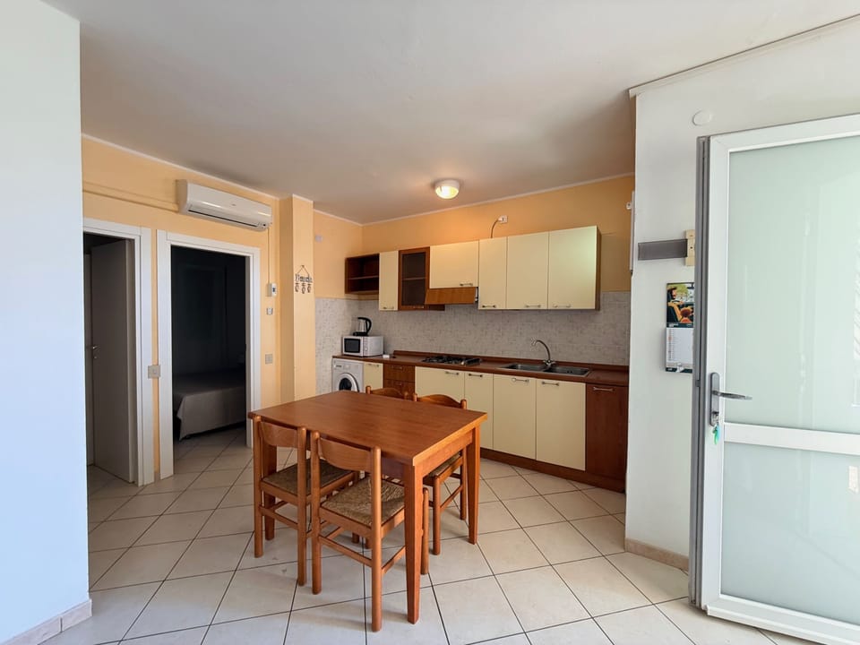 Apartment, 2 Bedrooms, Balcony, Garden View | Interior