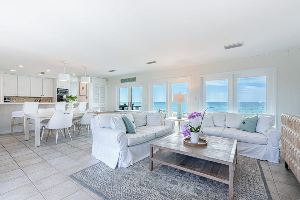 Gulf Front Living and Dining Areas