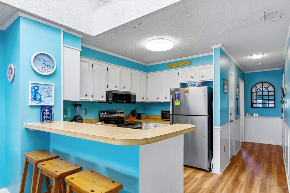 Full kitchen