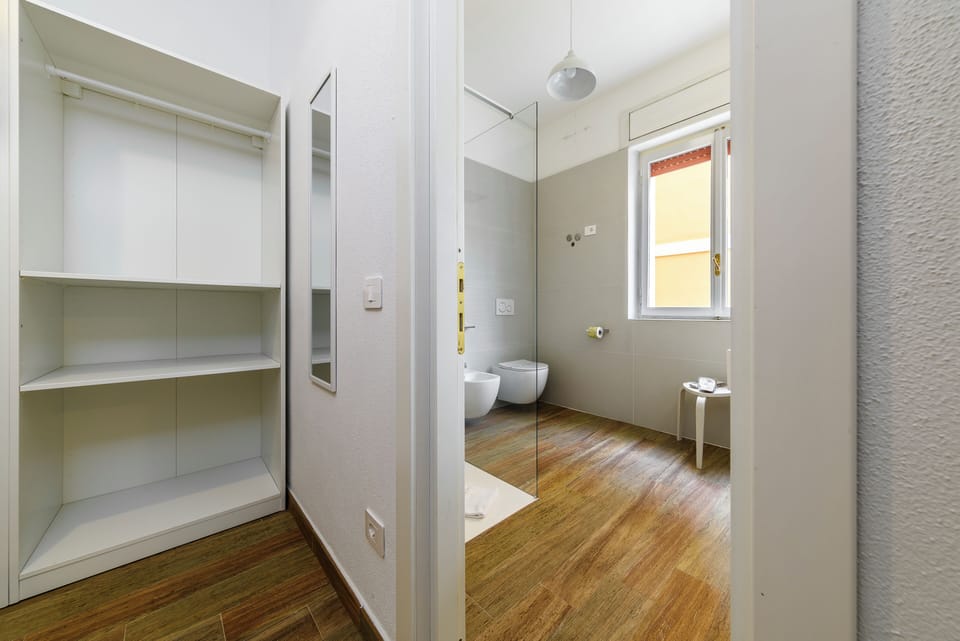 Quadruple Room, Balcony | Bathroom | Shower, hair dryer, bidet, towels