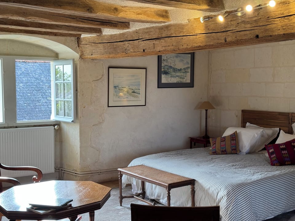 Comfort Room, 1 King Bed, Non Smoking, Garden View | Iron/ironing board, free WiFi