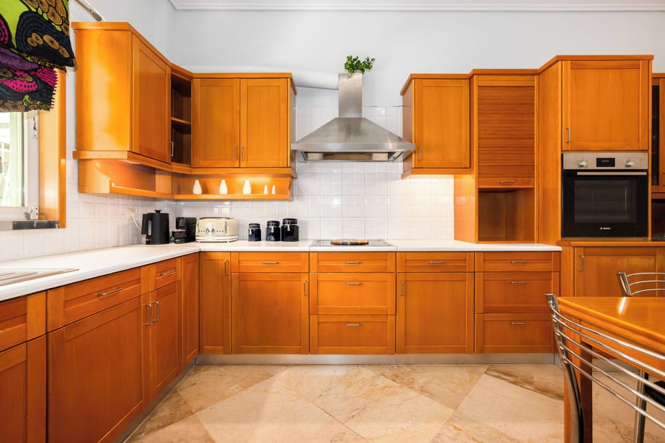 Deluxe Apartment, Balcony, City View | Private kitchen | Full-size fridge, microwave, oven, stovetop