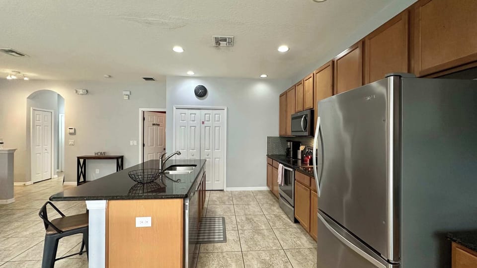 Cooking made easy – enjoy all the amenities this kitchen offers
