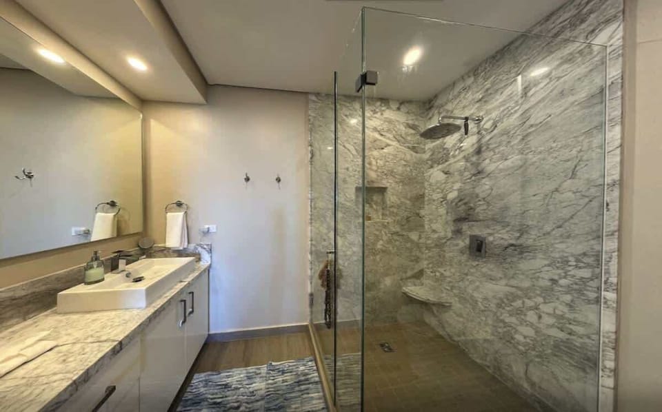Bathroom2 V704