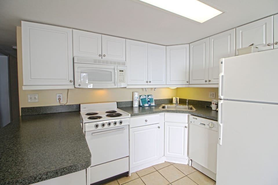 Make a meal in the fully equipped kitchen