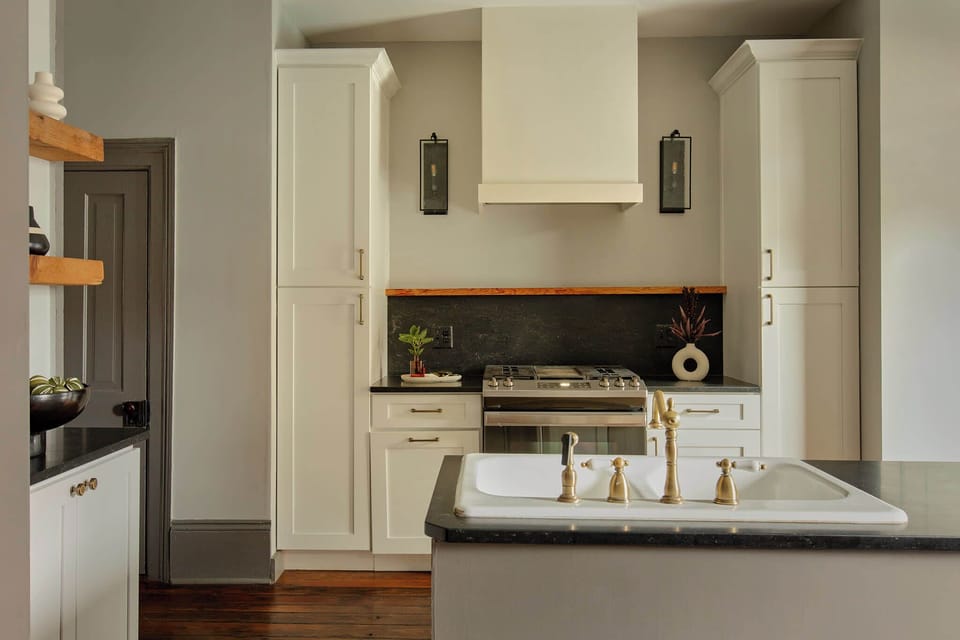 Open Concept Chef's  Kitchen | First Floor | Fully Equipped | Gas Range
