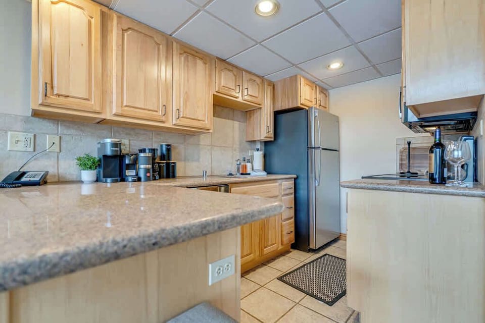 Well appointed kitchen for Onyx Haus guests.