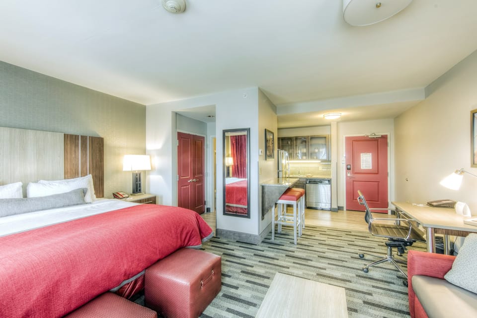 Premium bedding, pillowtop beds, in-room safe, desk