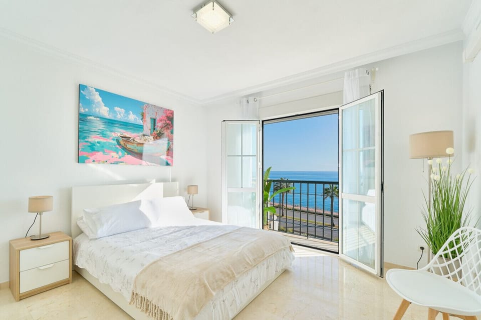 Master Bedroom with sea view