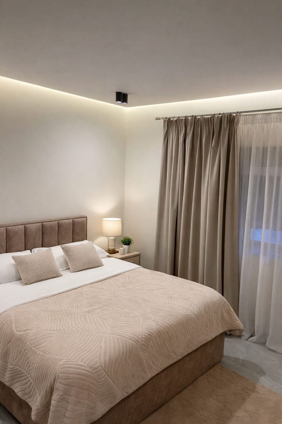 Comfort Double Room, Courtyard View | Blackout drapes, soundproofing, free WiFi