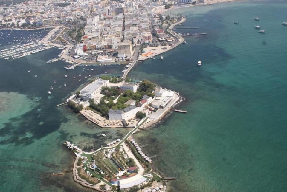 Private beach nearby, scuba diving