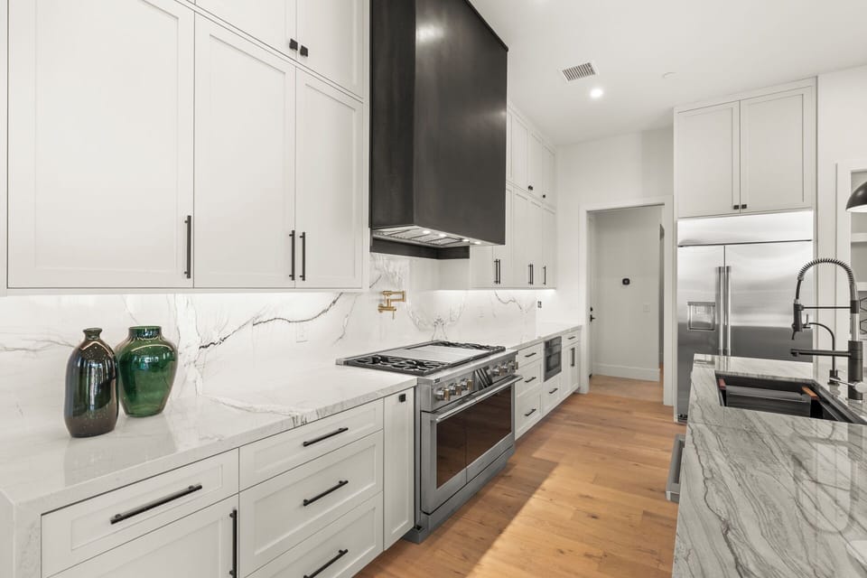 Professional-grade gas range and oven for gourmet vacation meals.