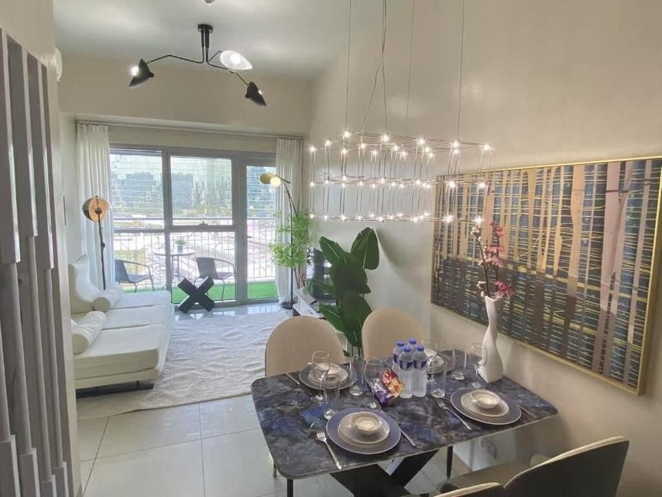 Superior Apartment, Non Smoking, City View | Dining