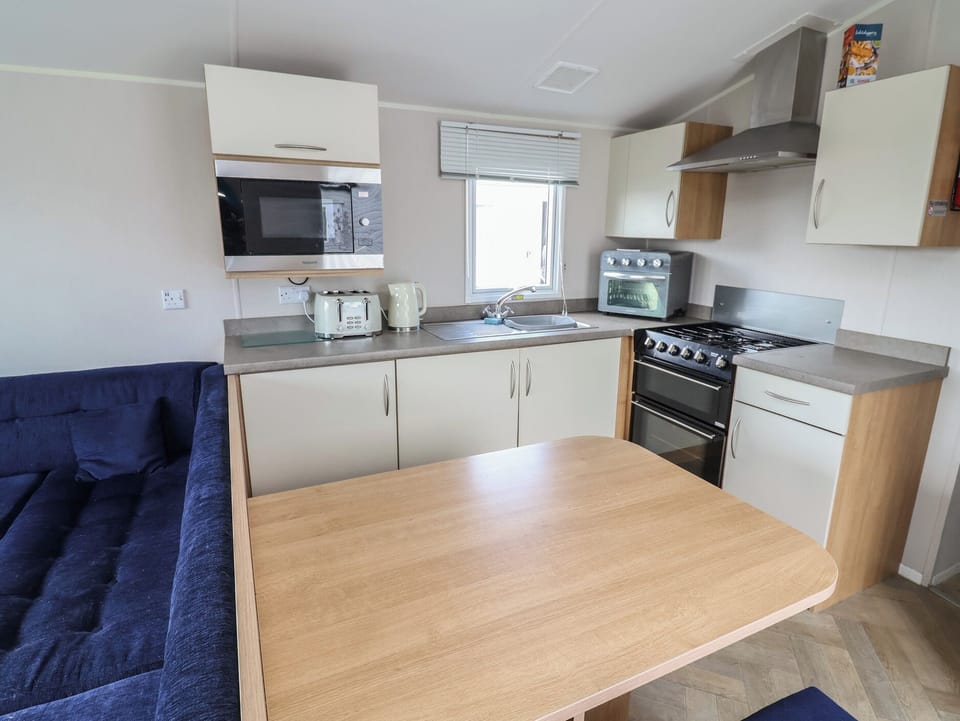 Cottage | Private kitchen | Cookware/dishes/utensils