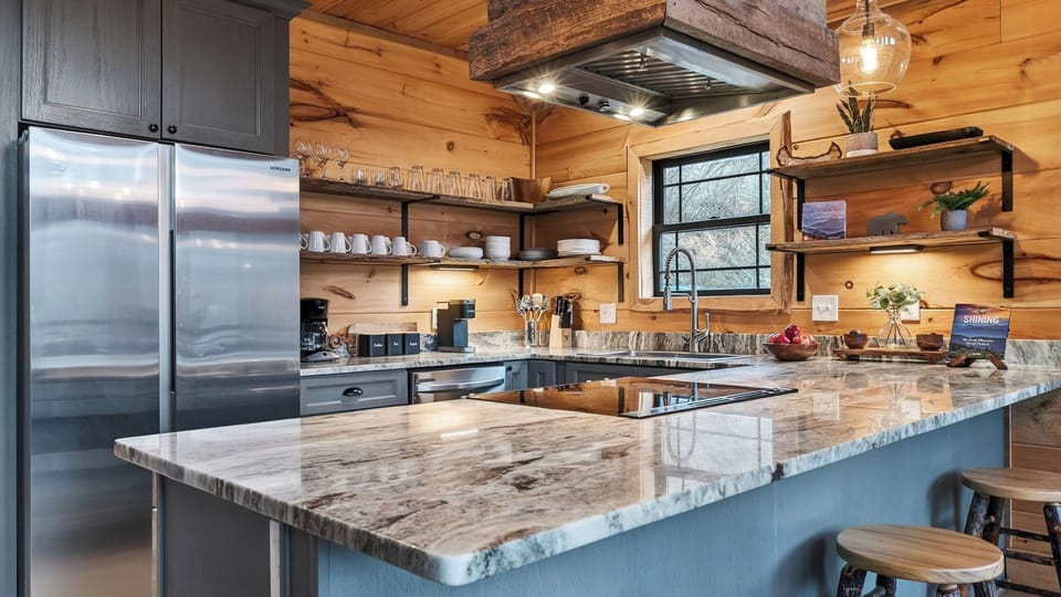 House (5 Bedrooms) | Interior