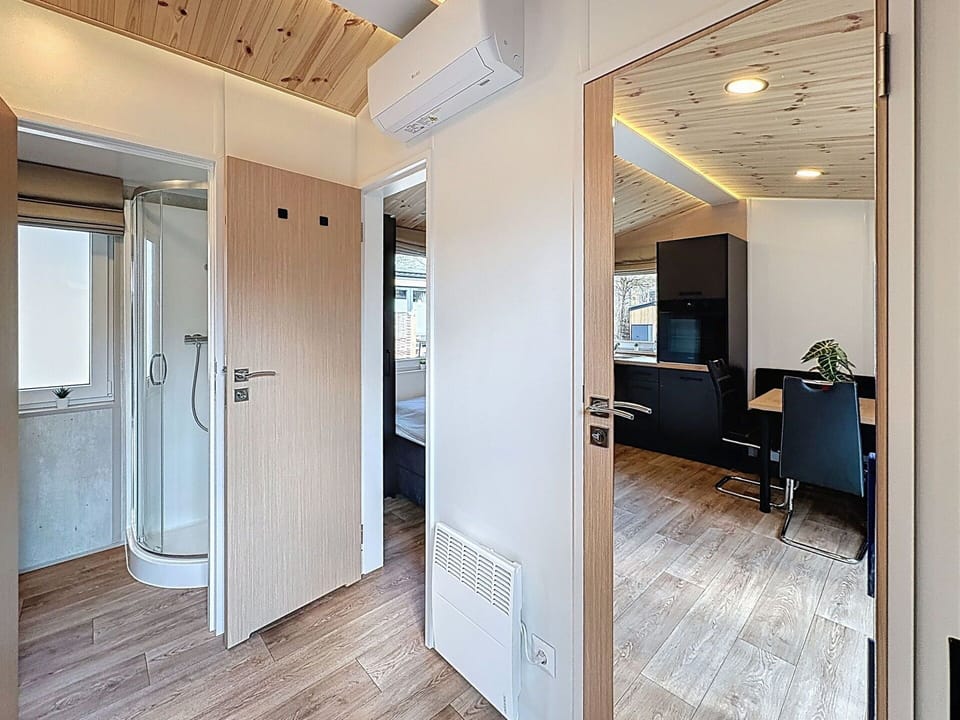 Flooring, Interior Design, Floor, Wood, Ceiling, Wood Flooring, Room, Lighting, Furniture, Home