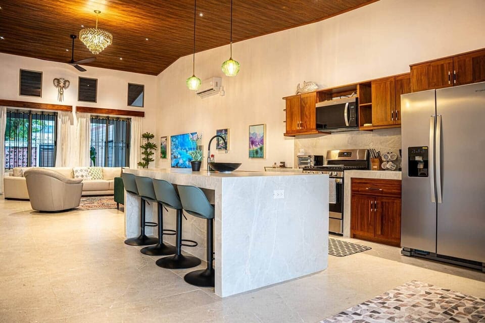 full kitchen