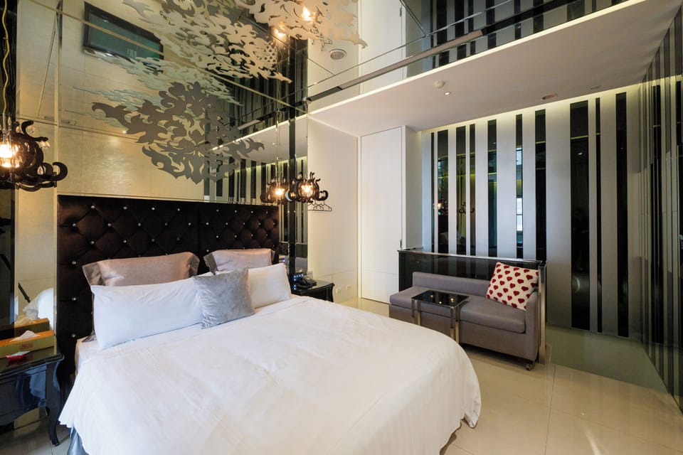 Business King Room | Free minibar, free WiFi, bed sheets