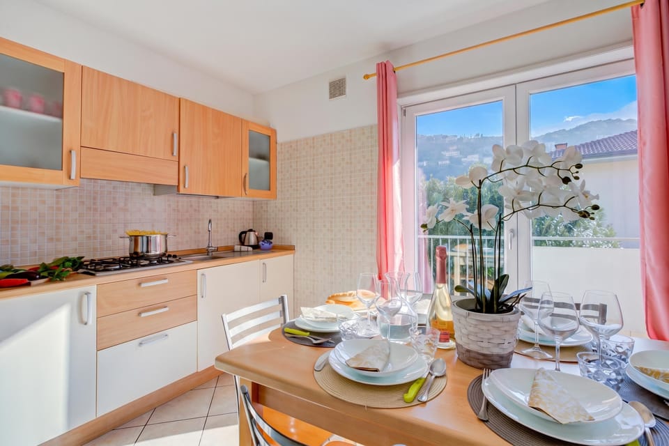 Kitchen and dining area