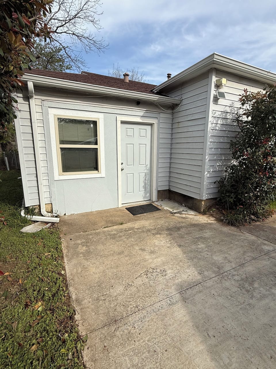 2nd Private Entrance