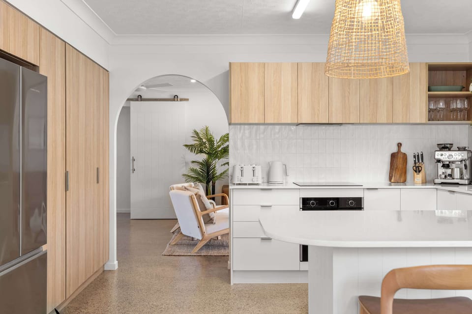 Well equipped kitchen with dishwasher and oven.