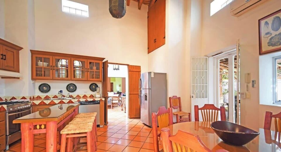 Fully equipped kitchen with access to the patio
