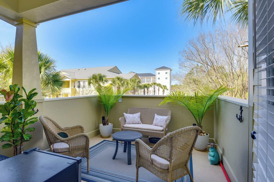 Private Balcony | Top-Floor Condo