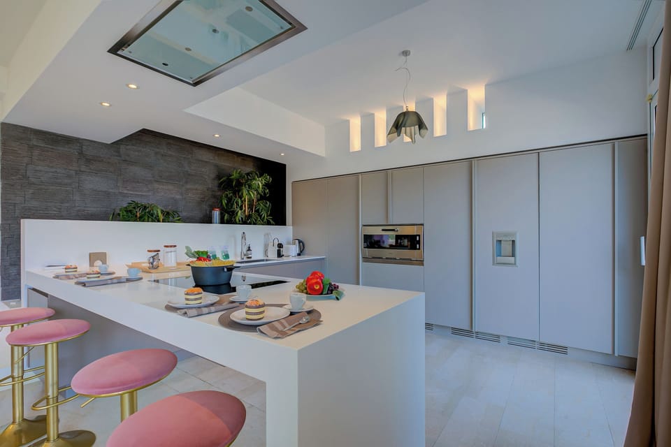 Standard Villa, 3 Bedrooms, Refrigerator & Microwave (Lugano Lake view villa w. private) | Private kitchen