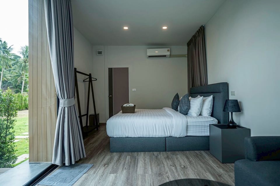 Deluxe Double Room, Balcony, Garden View