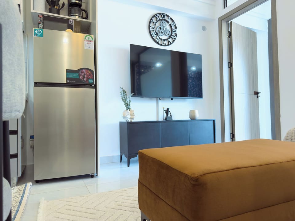 Apartment, Balcony, City View | Interior