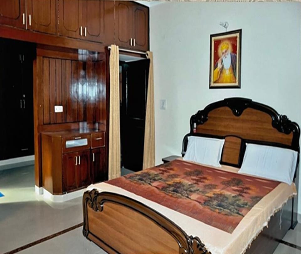 Super Deluxe Room | Soundproofing, free WiFi