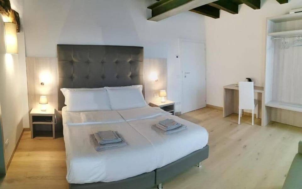 Superior Double Room, Mountain View | In-room safe, blackout drapes, free WiFi