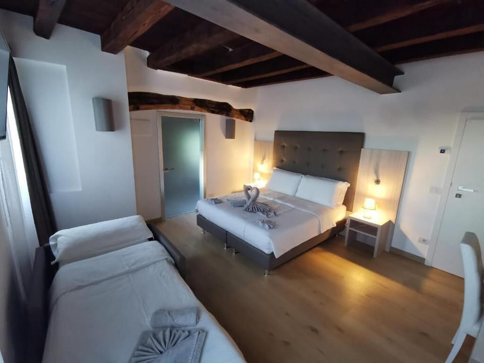 Superior Double Room, Mountain View | In-room safe, blackout drapes, free WiFi