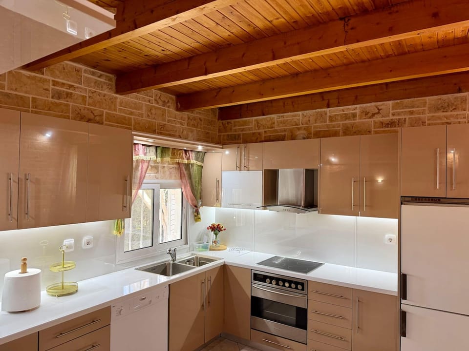 House, Smoking | 4 bedrooms