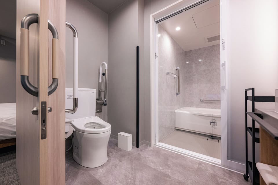 Twin Room, 2 Twin Beds, Accessible Bathtub, Non Smoking | Bathroom