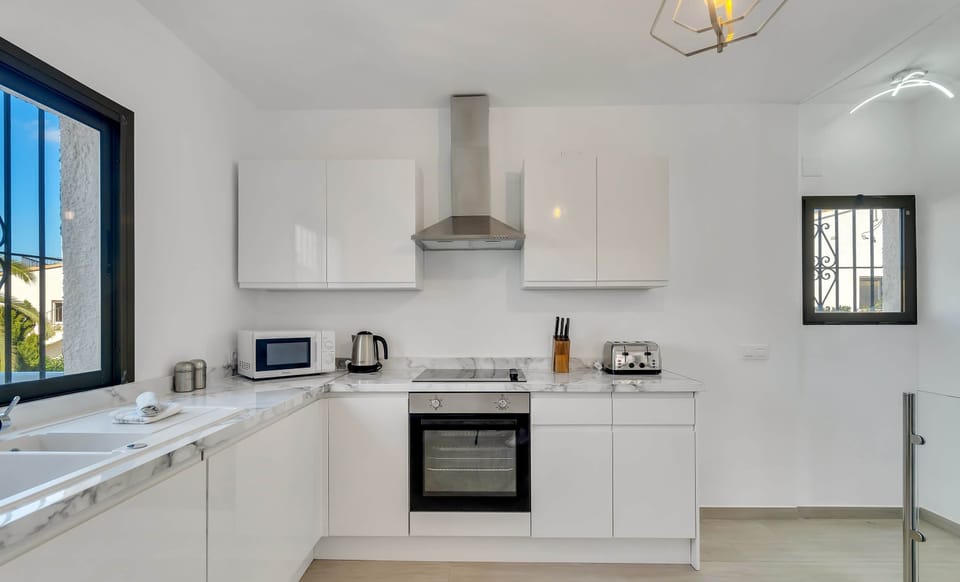Kitchen upper level