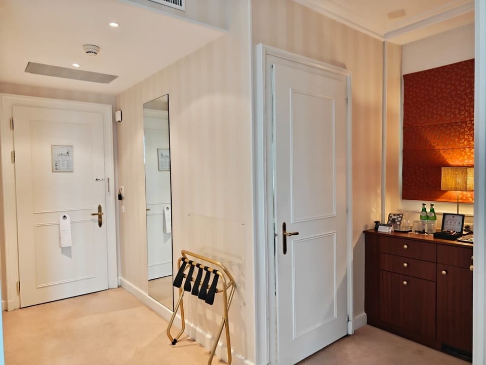 Classic Room, Courtyard View | Interior