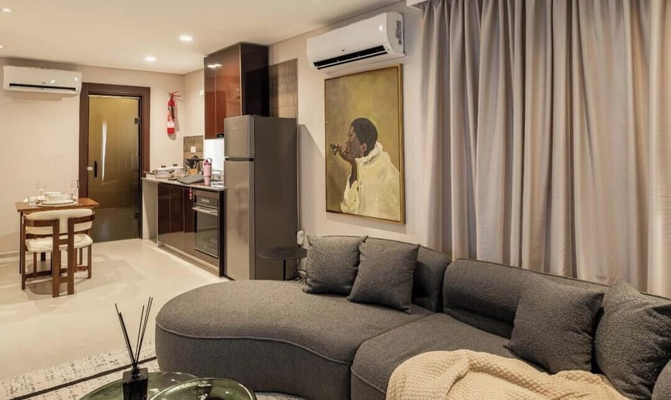 Deluxe Apartment, Balcony, Ocean View | Living area