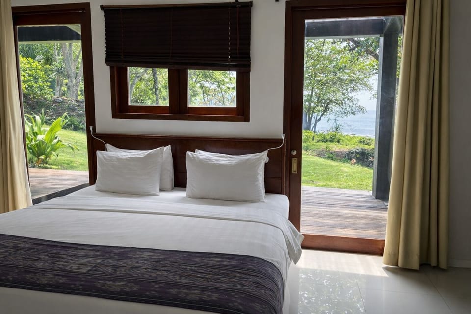Premium Double Room, Ocean View | In-room safe, desk, laptop workspace, WiFi (free)