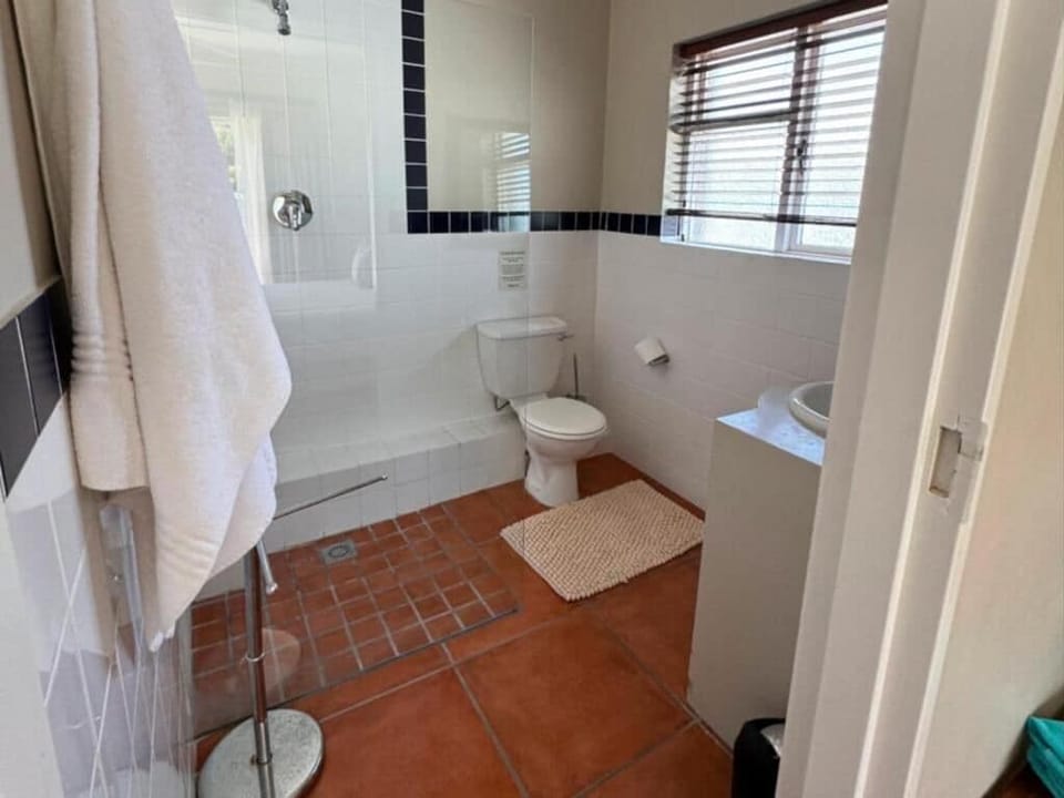 Luxury Double or Twin Room, Garden View | Bathroom