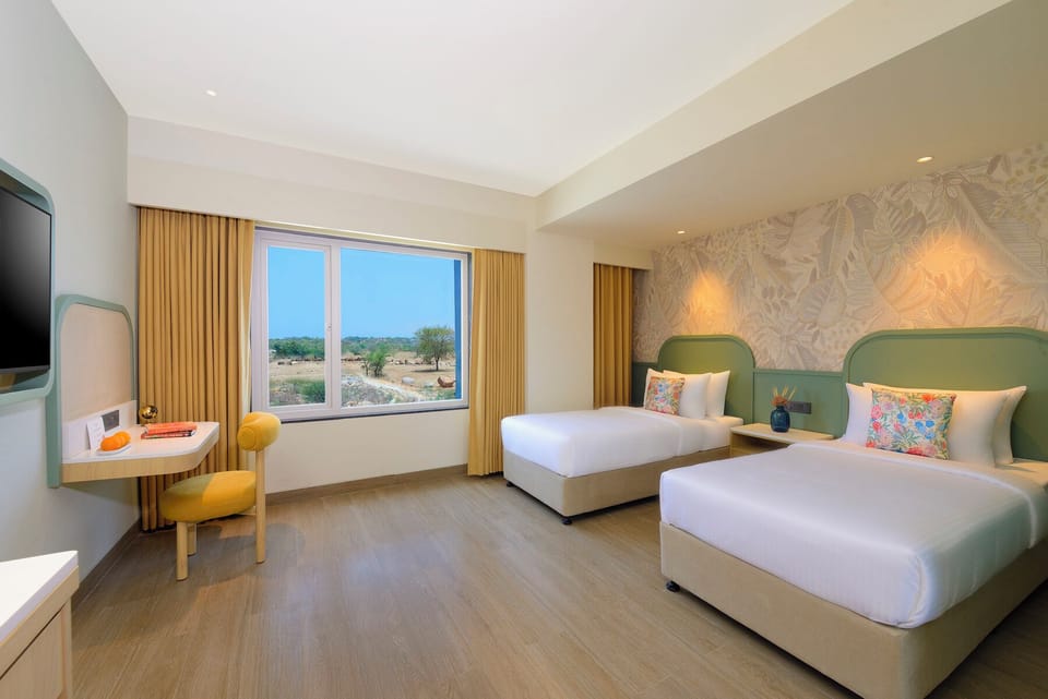 Luxe Twin Room | In-room safe, desk, laptop workspace, blackout drapes